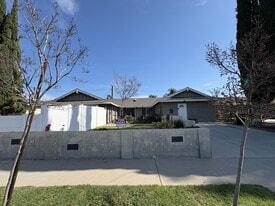 Building Photo - 8216 Glade Ave