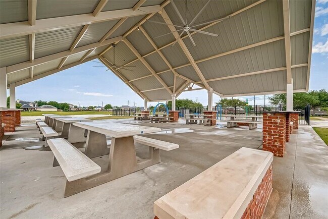 Building Photo - 8810 Rocky Knoll Ln