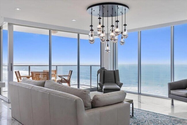 Building Photo - 1830 Avenida Del Mundo