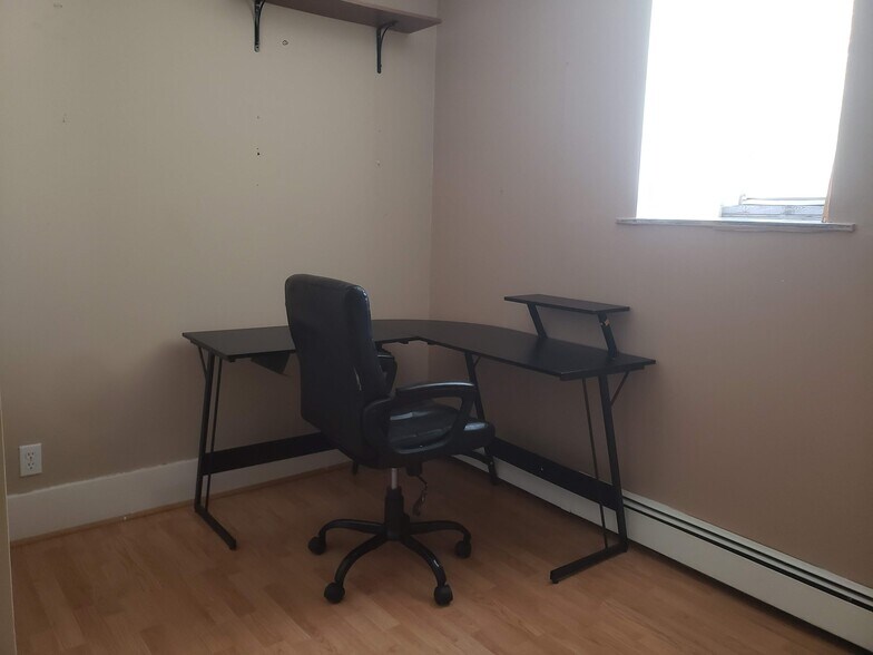 Bedroom - 4631 Highway 57