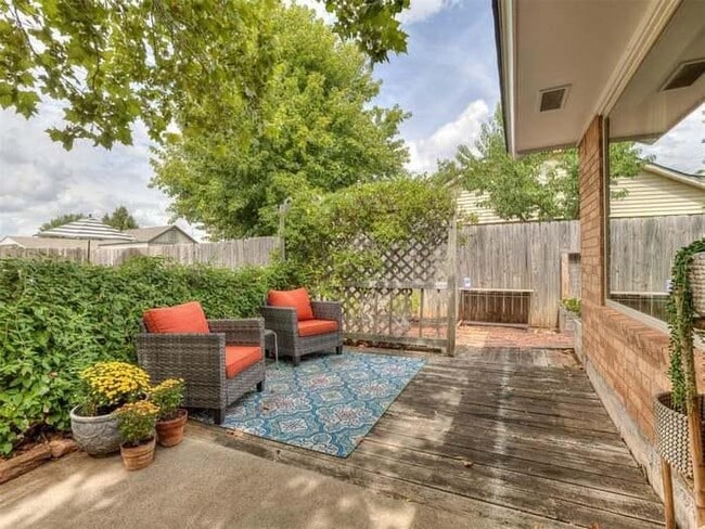 Building Photo - 1205 S Gemini Rd