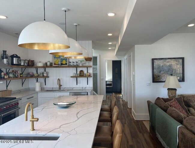 Building Photo - 276 Bayside Dr