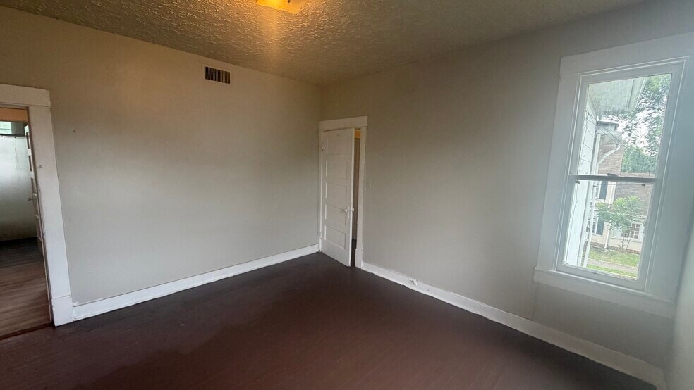 2nd bedroom - 760 Stokes St