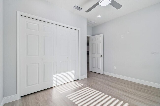 Building Photo - 6817 N Sterling Ave