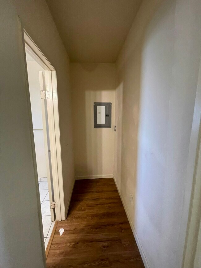 Building Photo - 5071 55th St