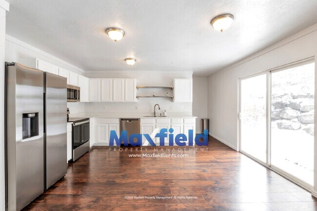 Building Photo - REFRESHED 5-Bedroom Home in Desirable Draper - Pet Friendly - NEW CARPET UPSTAIRS | Refreshed kit...