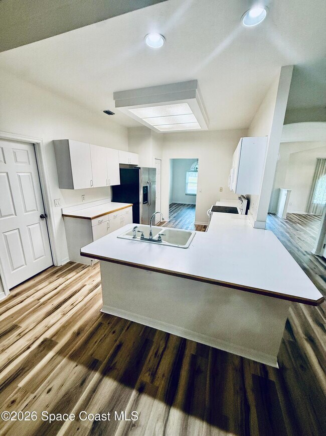 Building Photo - 1686 Rustic Way