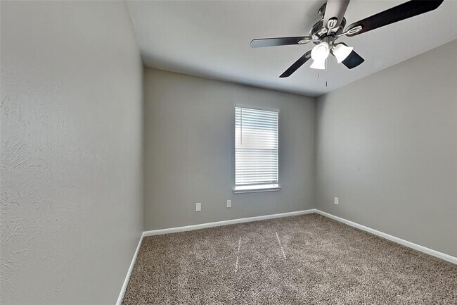 Building Photo - 17907 Timber Crossing Ln