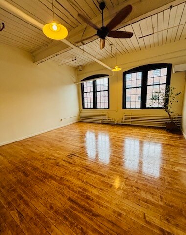 Building Photo - 595 Mineral Spring Ave