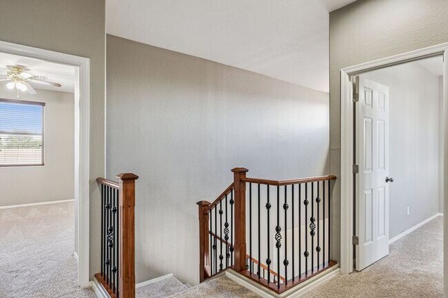 Building Photo - Beautiful 4 bedroom three bath home!