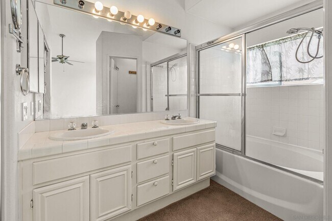Building Photo - 5544 Renaissance