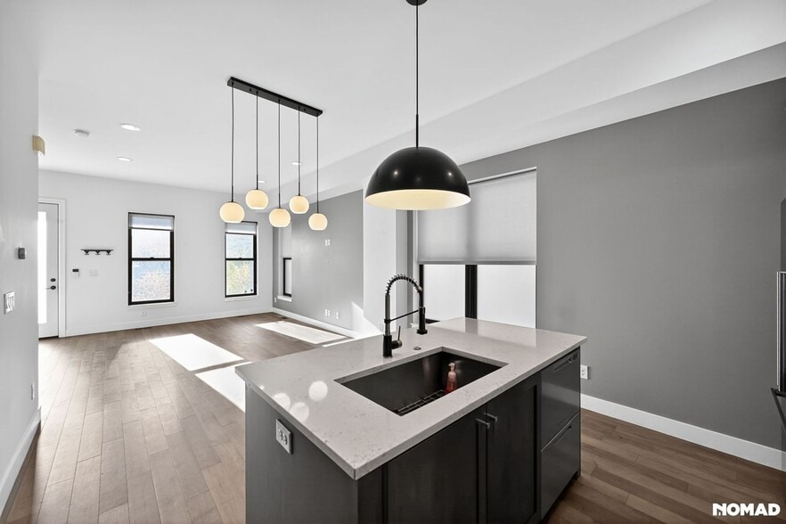 Building Photo - 2321 Stout St