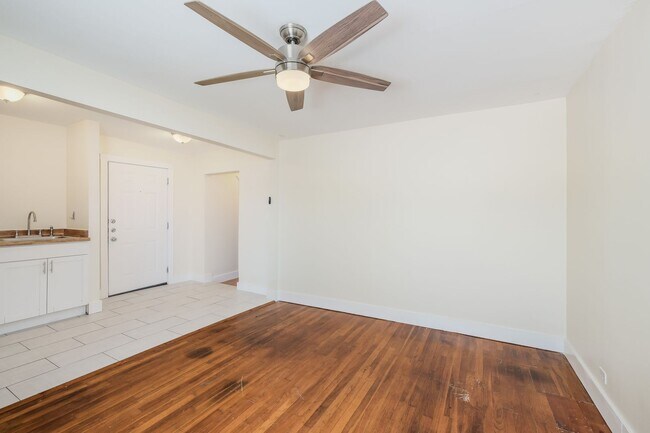 Building Photo - 1/1 Hidden Gem near Pearl