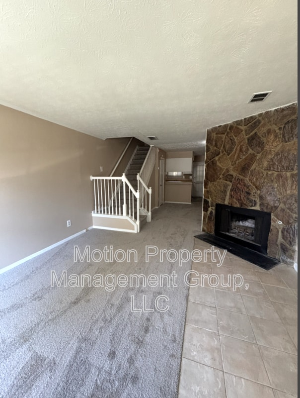 Building Photo - 450 Prince of Wales