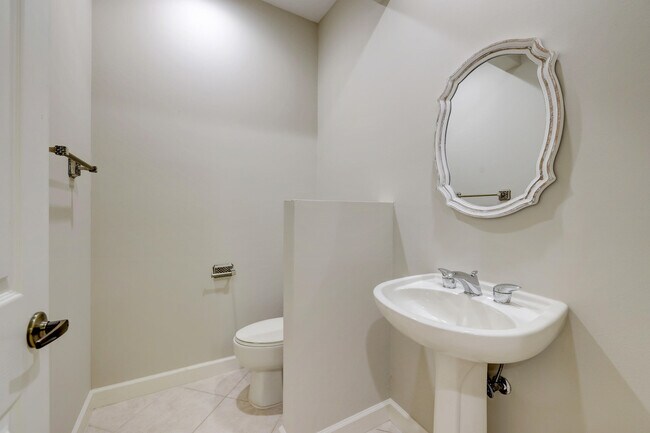 Building Photo - 8908 Champions Way