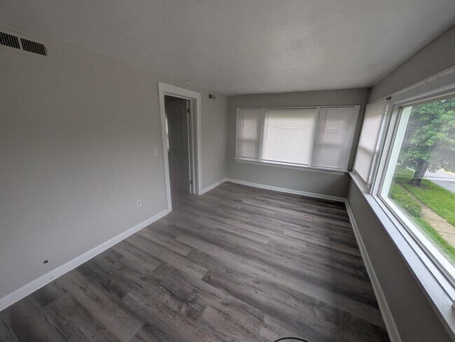 Building Photo - 608 W Highland Ave