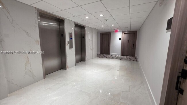 Building Photo - 5825 Collins Ave