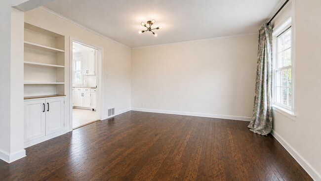 Building Photo - 11-13 Milton