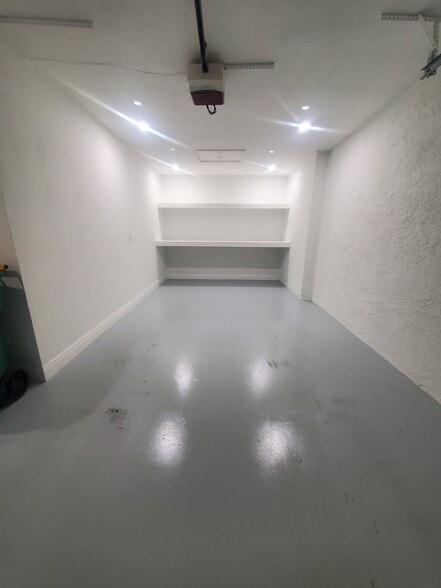 Building Photo - 3568 Boca Ciega Dr