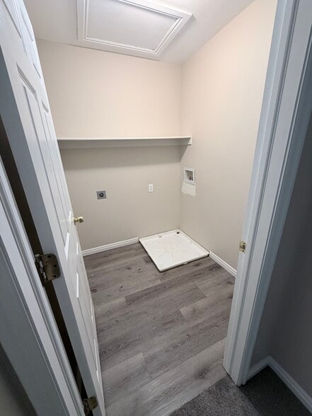 Building Photo - 198 E 5460 S