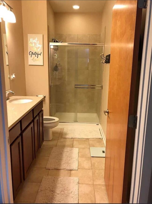 Building Photo - 3963 W Belmont Ave