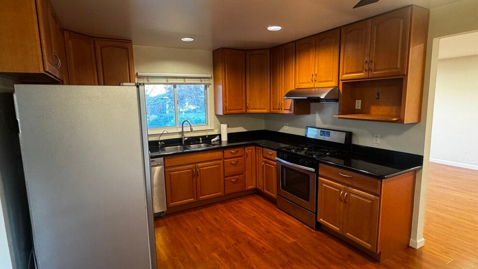 Building Photo - 41685 Gifford St