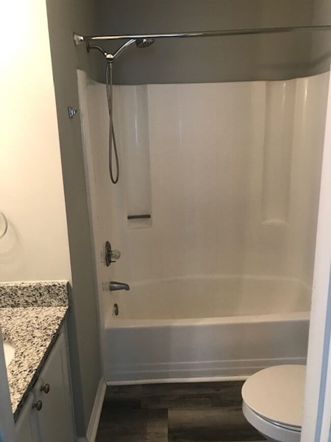 Building Photo - Lovely 2BR Townhouse in Glenwood