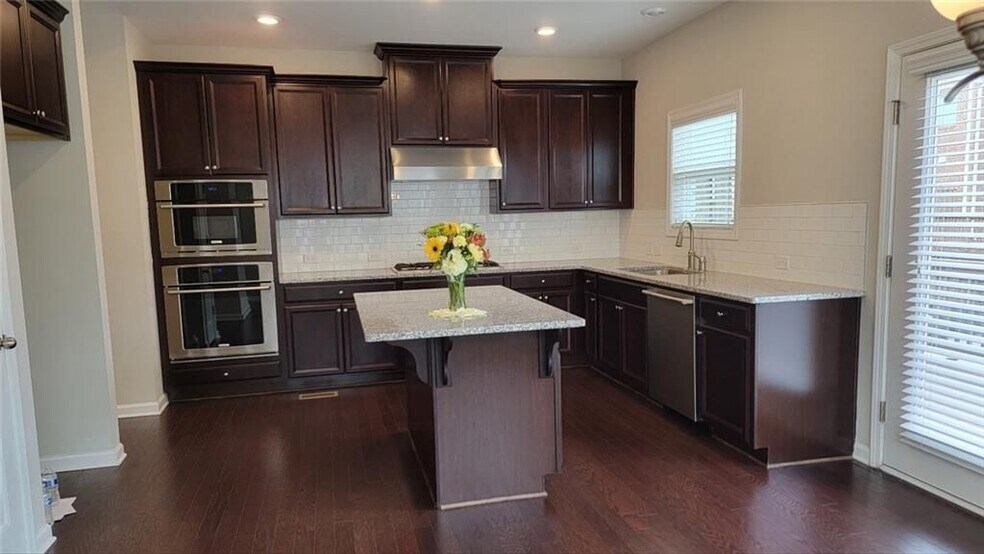 Building Photo - 840 Sunset Park Dr