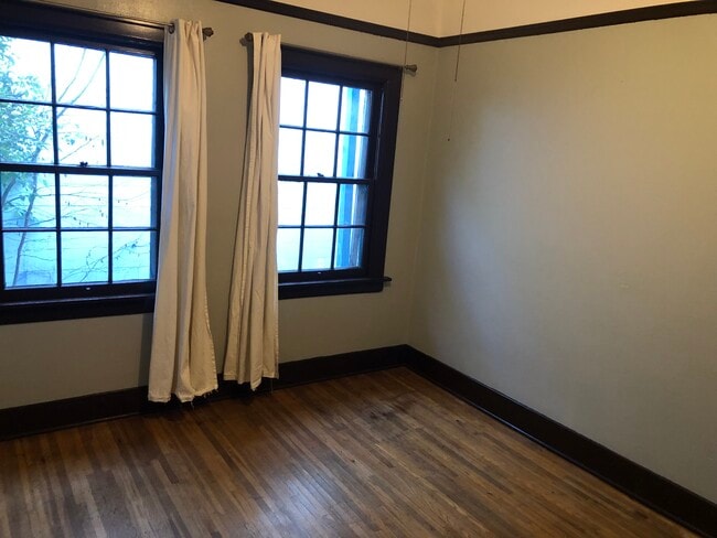 Building Photo - 3409 SE 22nd Ave