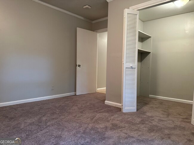 Building Photo - 498 North Ave