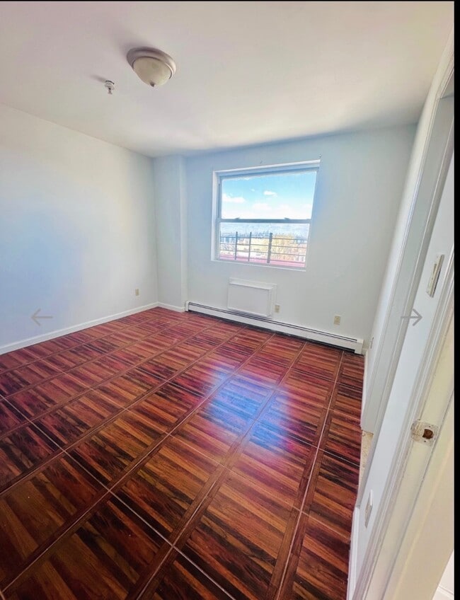 Building Photo - 88-02 Rockaway Beach Blvd