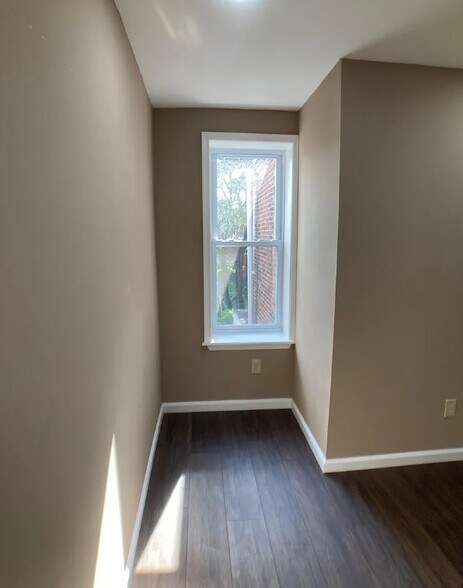 Building Photo - 2060 E Orleans St