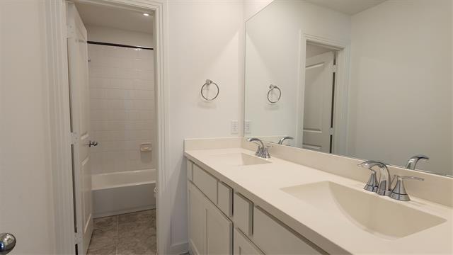 Building Photo - 3124 Engelman Dr