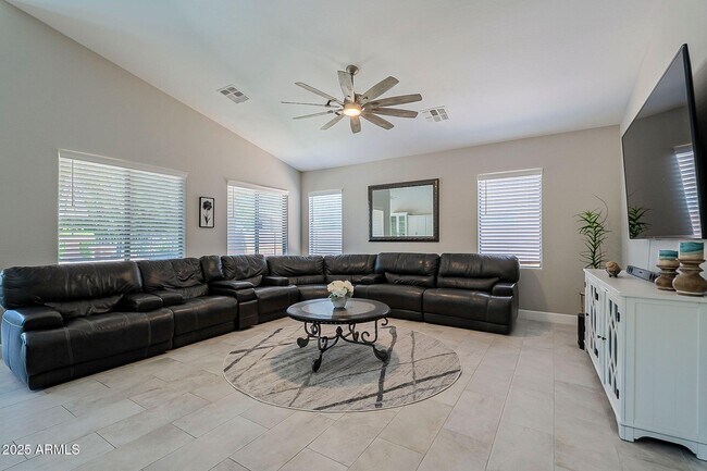 Building Photo - 2401 E Sequoia Dr
