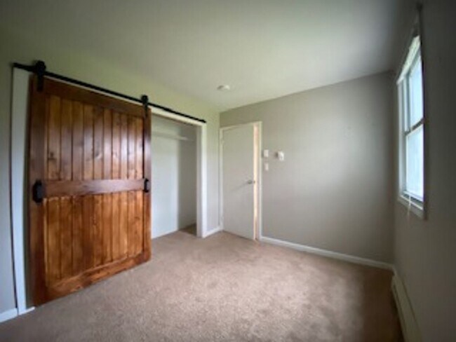 Building Photo - 59636 Rosedale Ave