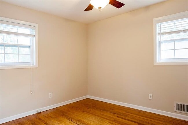 Building Photo - 1620 Flat Shoals Rd SE