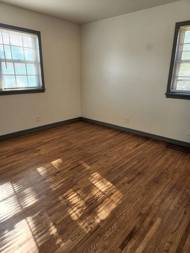 Building Photo - Cute Ranch-Style Home On Oversized Corner ...