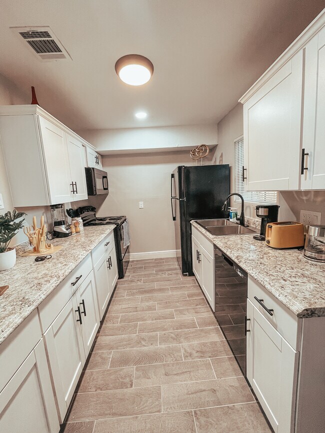 Building Photo - 5226 Perry St