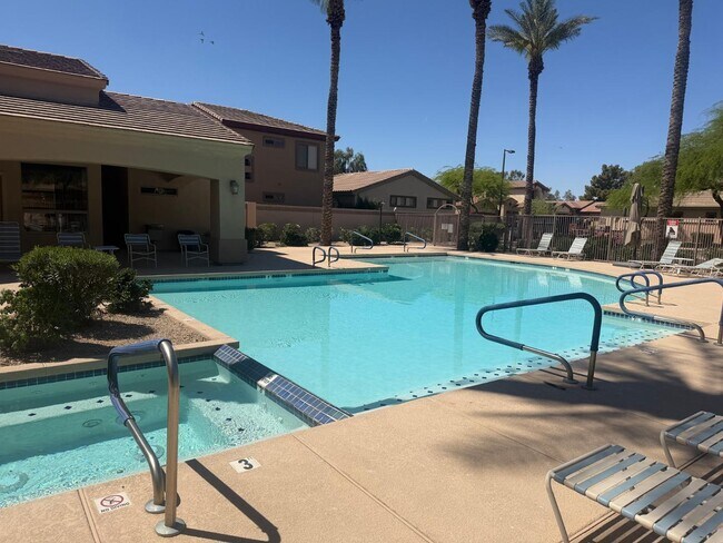 Building Photo - 1864 W Olive Way