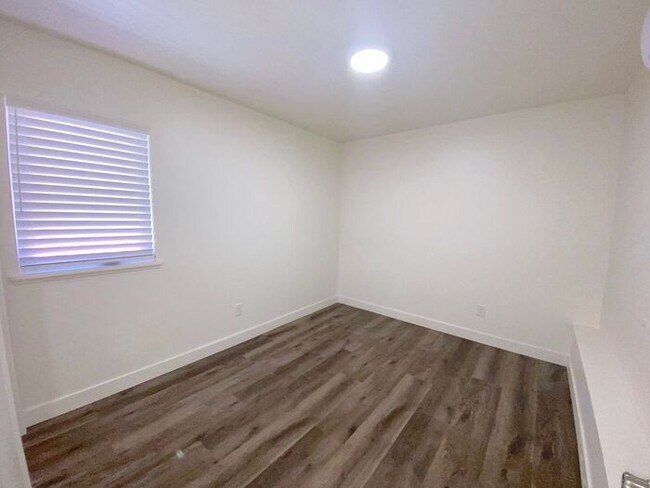 Building Photo - Northwest Reno House - Like New! 3 Bedroom...