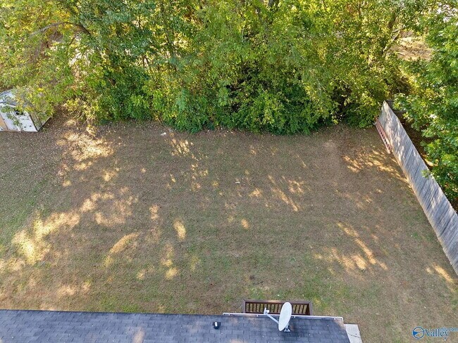 Building Photo - Coming soon!!! "Delightful 3-Bed Retreat in Huntsville with Spacious Living - 1101 Sq Ft!"