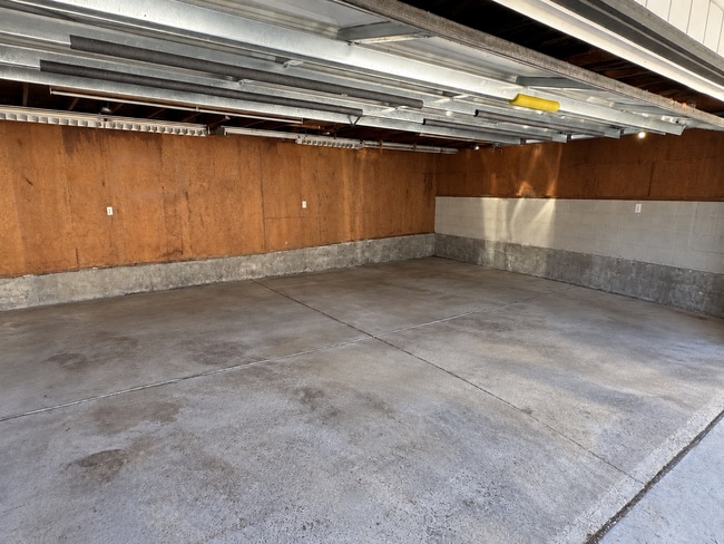 Building Photo - 2096 Randolph Ave