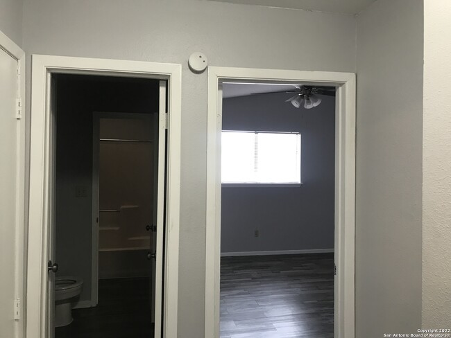 Building Photo - 514 Kellys Way