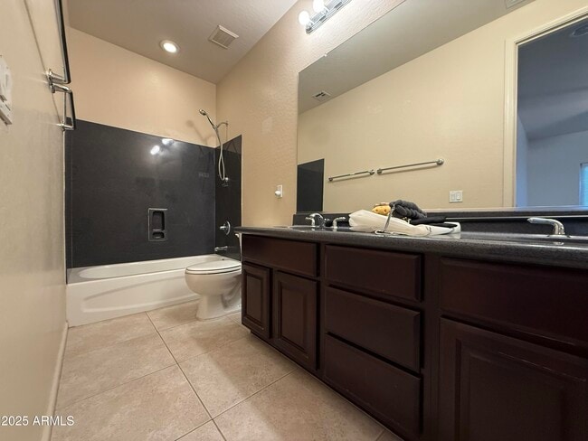 Building Photo - 2807 E Desert Broom Pl