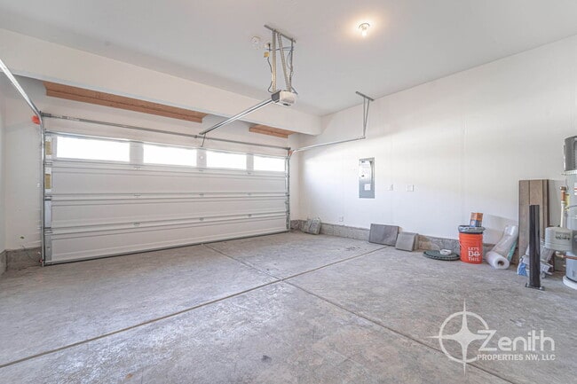 Building Photo - 4237 S Waters Edge Wy