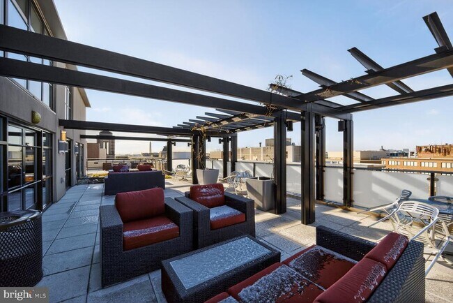 Building Photo - 1133 14th St NW