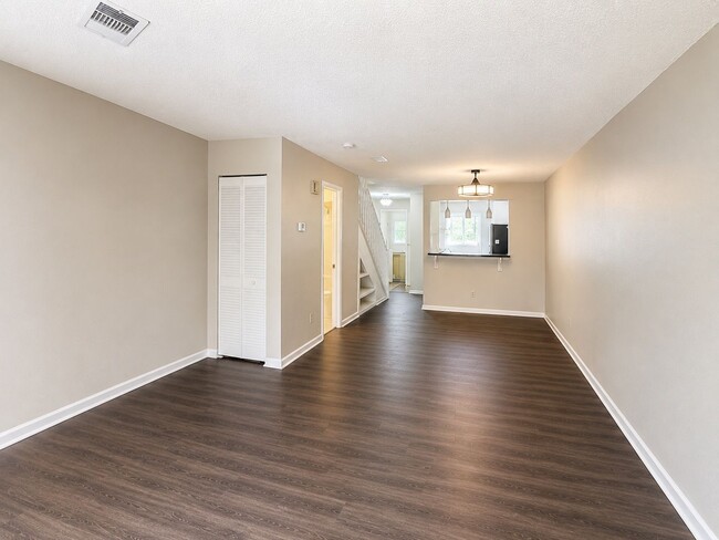 Building Photo - 1161 Shadow Lake Cir
