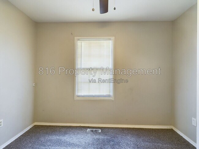 Building Photo - 6407 E 152nd St