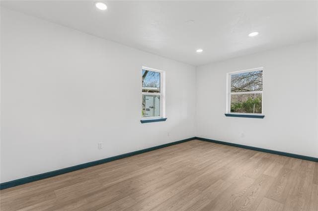 Building Photo - 321 Crescent Dr
