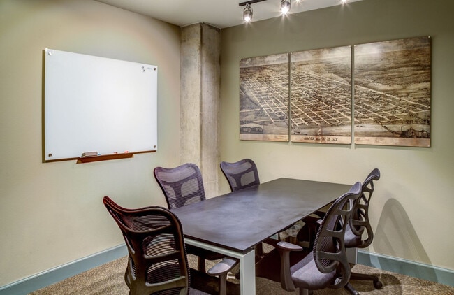 Building Photo - 1717 Toomey Rd